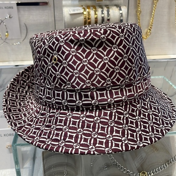 Michael Kors Women’s MK Logo Jacquard Bucket Hat
OXBLOOD 
NWT - Picture 7 of 16